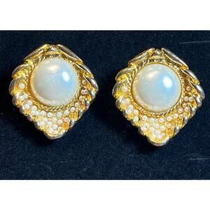 Vintage MUSI Gold Tone Faux Pearl Shoe Clips Leaf Design Statement Accessory